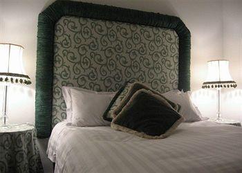 The House 3*